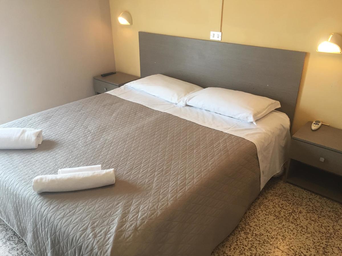 Hotel Britta 리미니 외부 사진