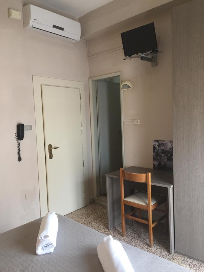 Hotel Britta 리미니 외부 사진